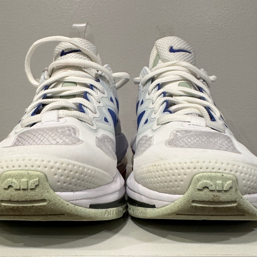 Nike Air Max Women’s SZ 6 White and Blue Sneakers - Picture 7 of 9
